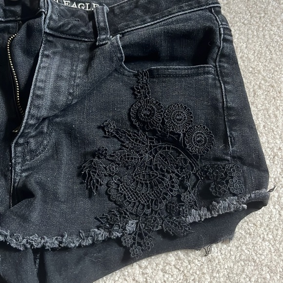 American Eagle super super stretch X high-rise Shorty, black denim shorts size 4 - Picture 3 of 6